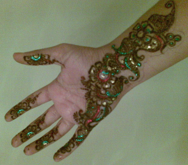 Fahima palm with glitter