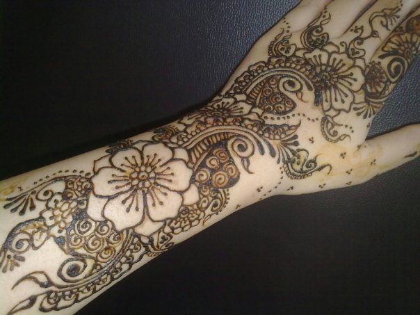 Aisha’s Henna Artist Contest Entry