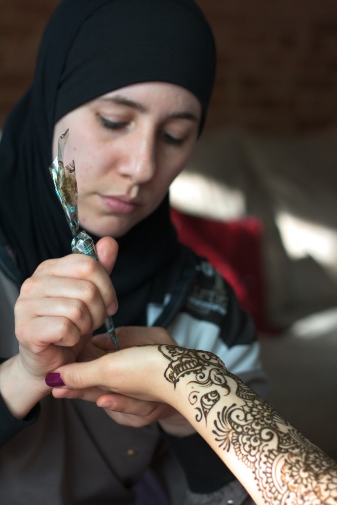 Khadija doing henna on Shazia