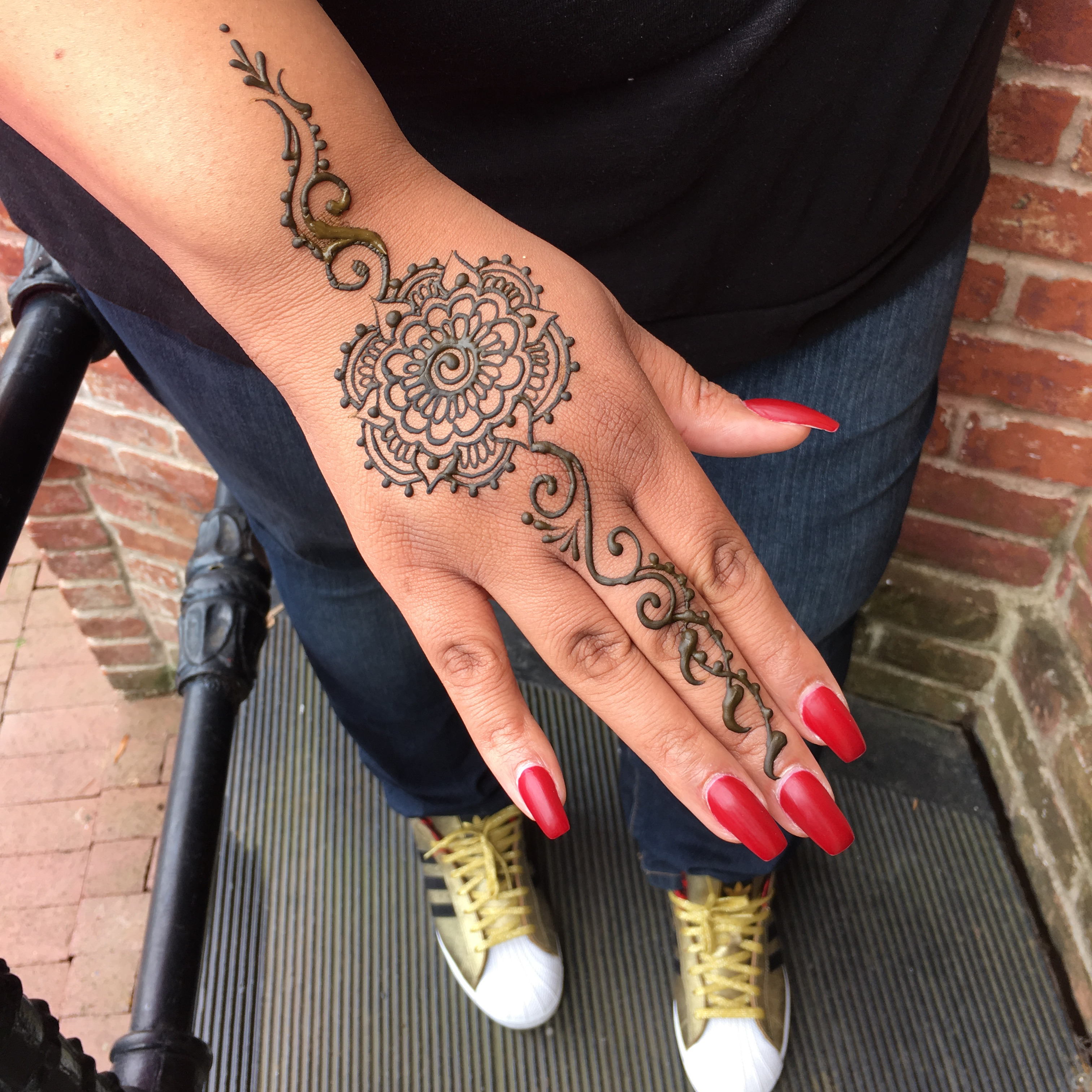 5 Easy Steps To Getting Rich as a Henna Artist | Henna Blog Spot